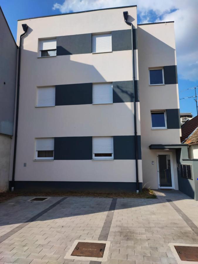 Apartman Plum - Self Check In, Free Parking Osijek Exterior photo